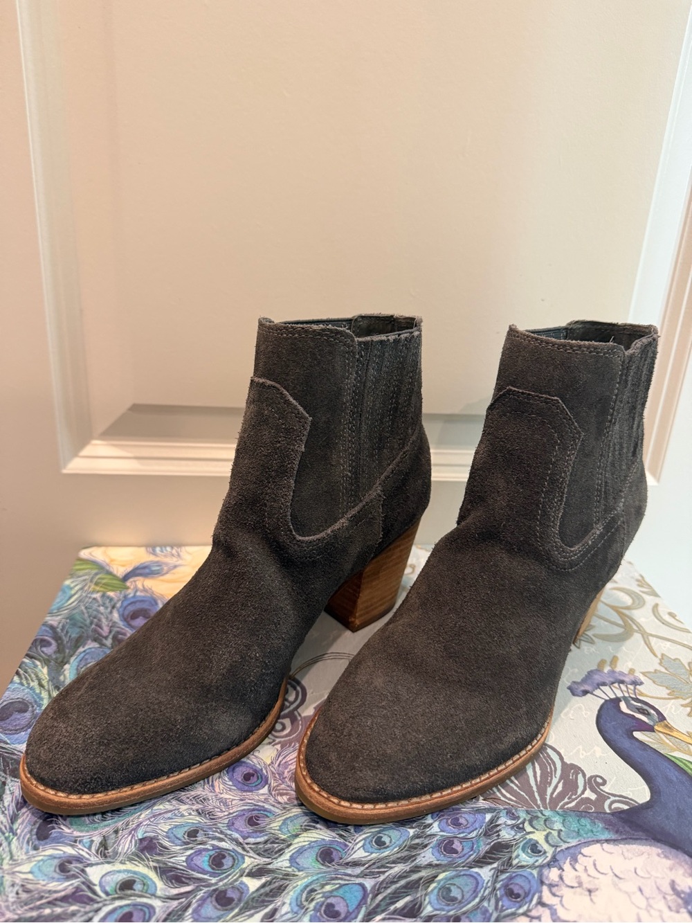 Dolce Vita Black Suede Chelsea Ankle Boots Block Heel Size 6